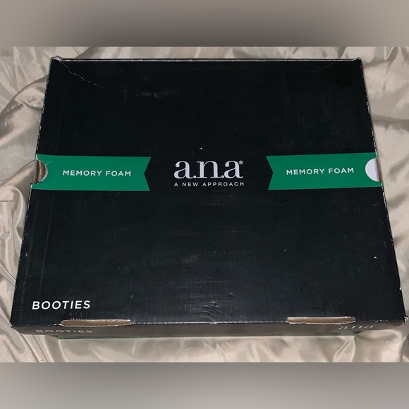 Leather Ankle Booties Crocodile Style - Picture 10 of 10